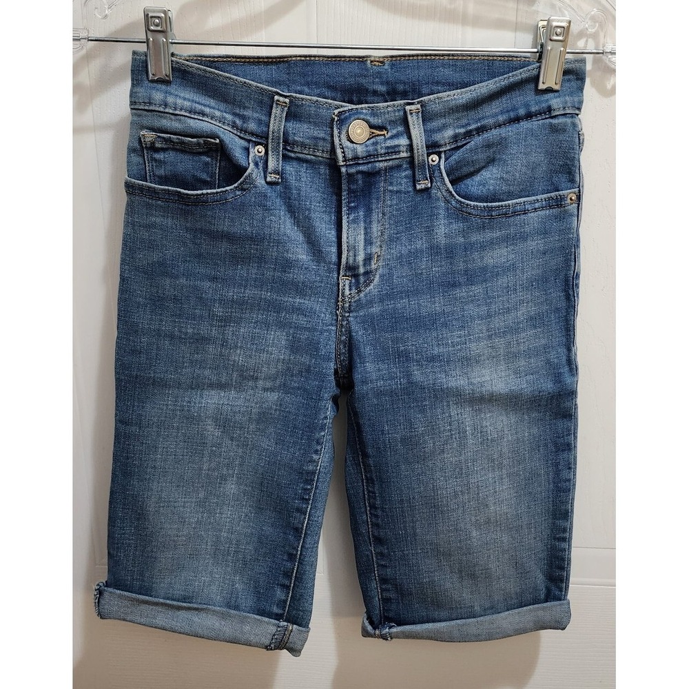 Levis Women's Bermuda Jean Shorts Medium Wash Blue Denim Rolled Hem Size 24‎